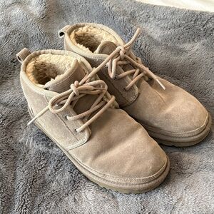 EUC Men’s Ugg Neumel Boots Taupe Suede Size 7